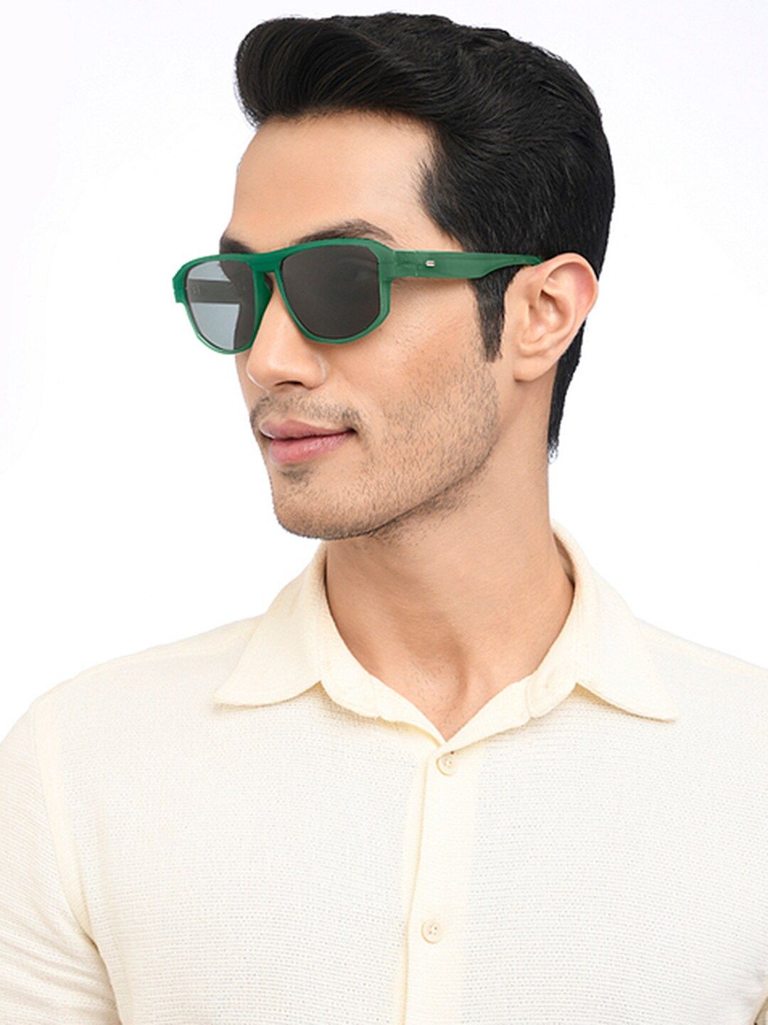 Vincent Chase by Lenskart Lens & Wayfarer Sunglasses with Polarised and UV Protected Lens 207921