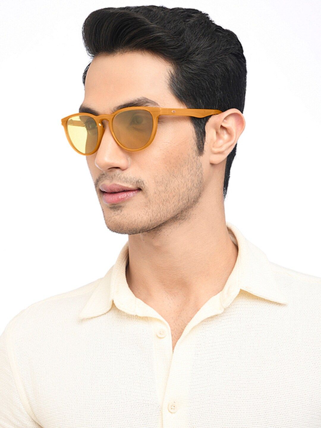 Vincent Chase by Lenskart Lens & Round Sunglasses with Polarised and UV Protected Lens 207926