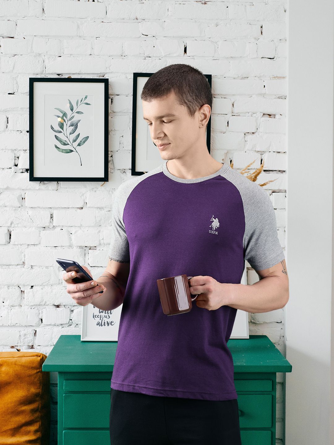 U.S. Polo Assn. Men Colourblocked Raglan Sleeves Lounge T-shirt