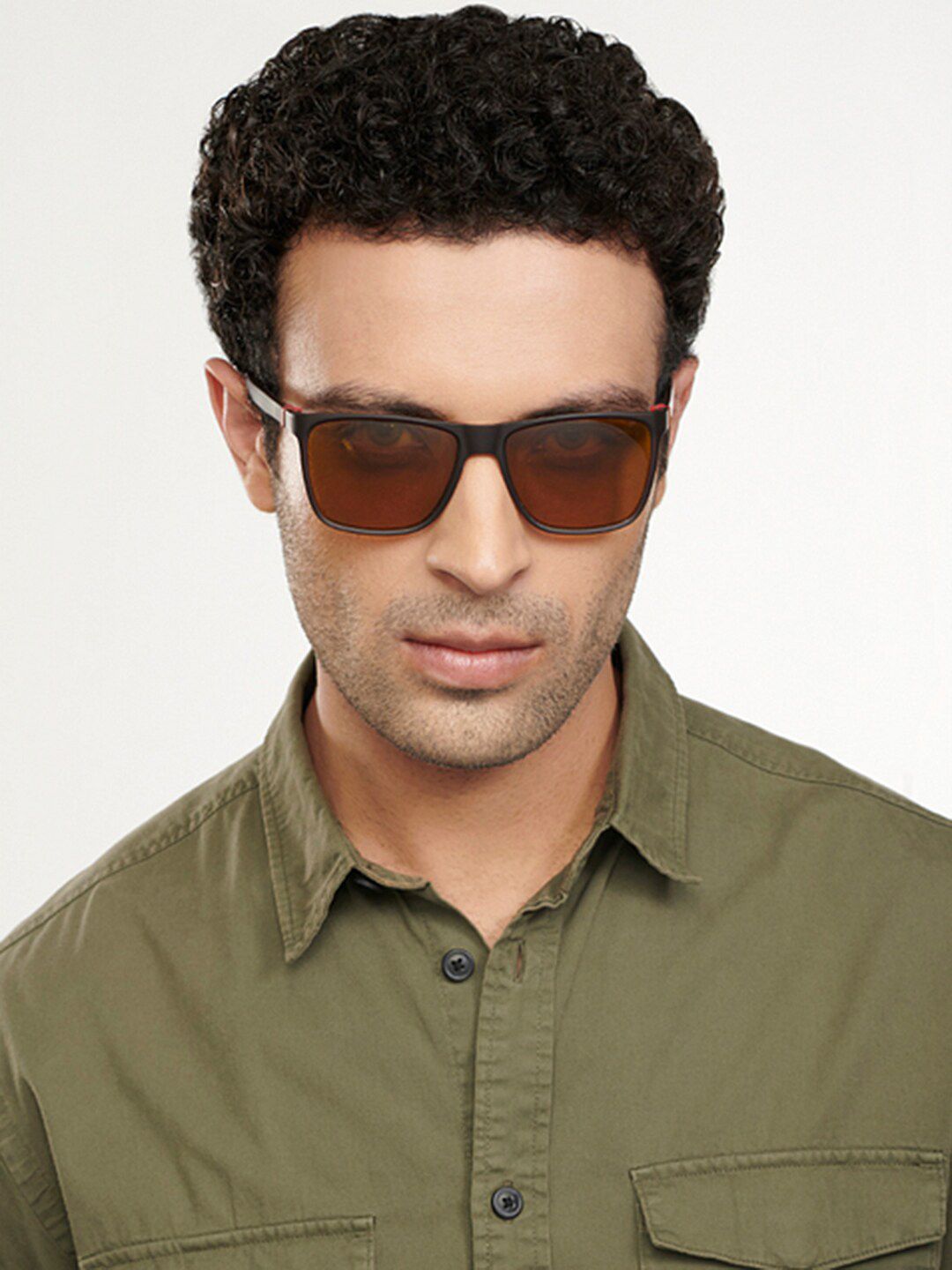 Vincent Chase by Lenskart Lens & Wayfarer Sunglasses with Polarised and UV Protected Lens