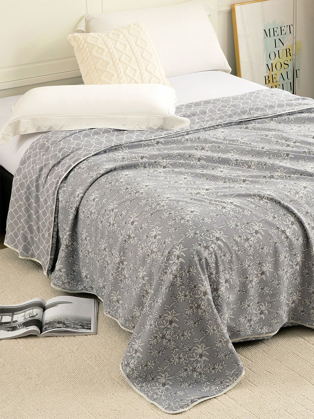 AC Room 150 GSM Double Bed Dohar Story@home Grey & White Geometric AC Room 150 GSM Cotton Reversible Double Bed Dohar
