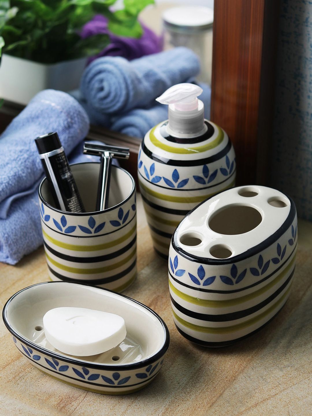 VarEesha Blue & White Set Of 4 Printed Ceramic Bath Accessories Price in India