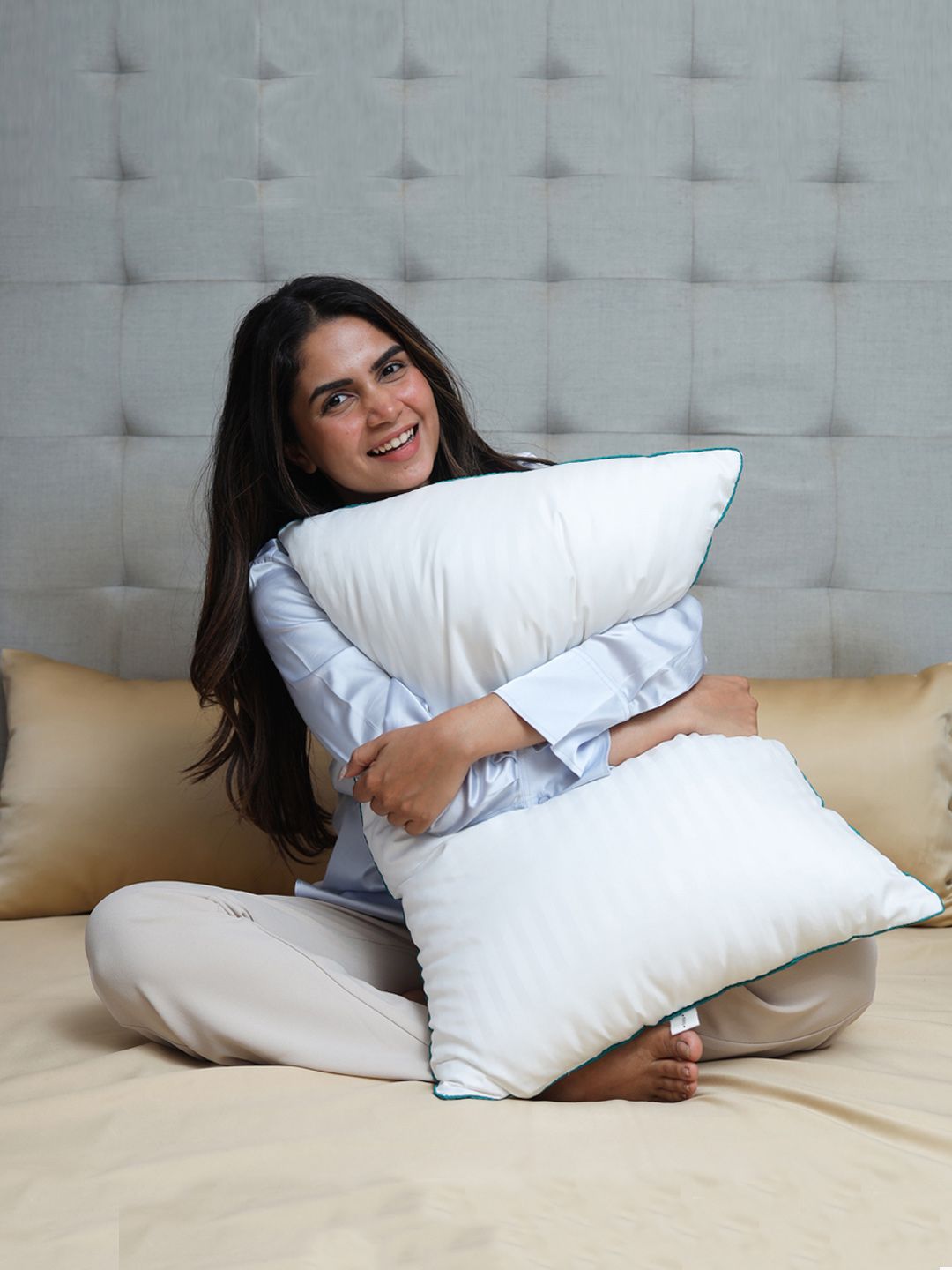 Seevo Cardiff White Striped Polycotton Adjustable Medium Fibre Sleep Pillow-76.2 x 50.8 cm