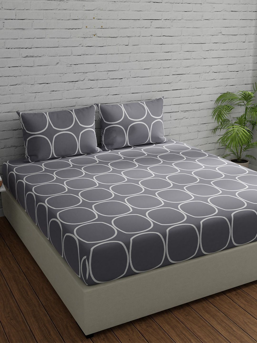 Huesland Comfort Grey Geometric Cotton 144 TC King Bedsheet with 2 Pillow Covers-108 x 108 inches