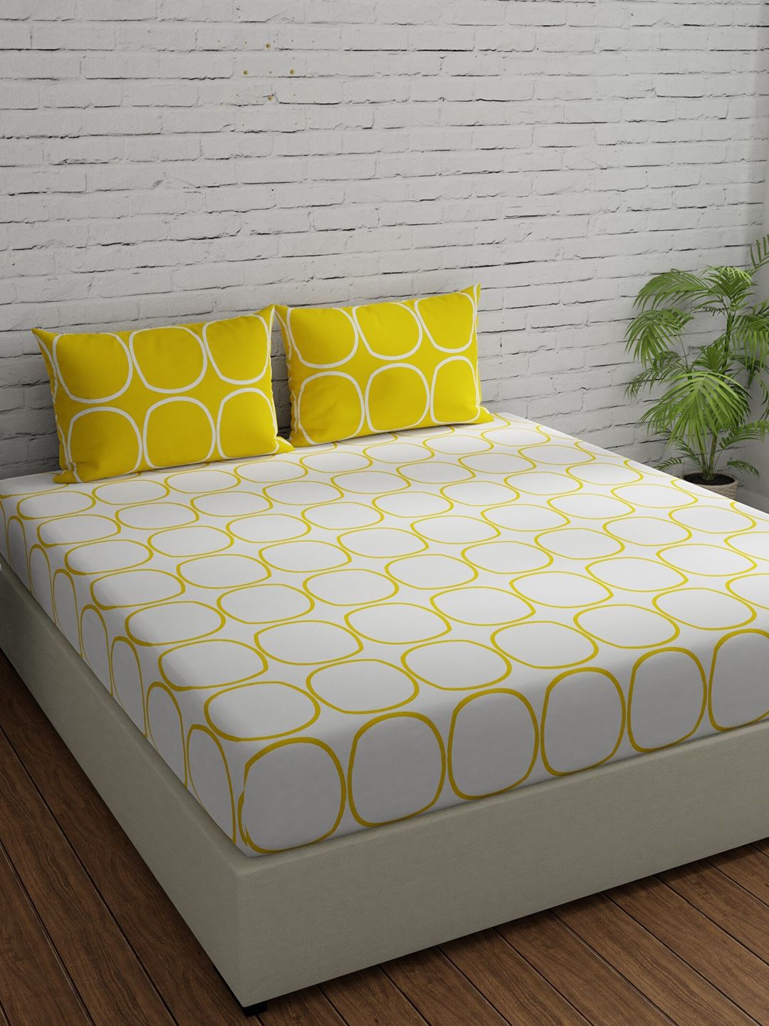 Huesland White Geometric Cotton 144 TC King Bedsheet with 2 Pillow Covers-108 x 108 inches
