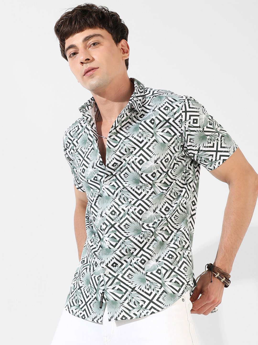 CAHOOT Classic White & Black Geometric Printed Spread Collar Cotton Casual Shirt