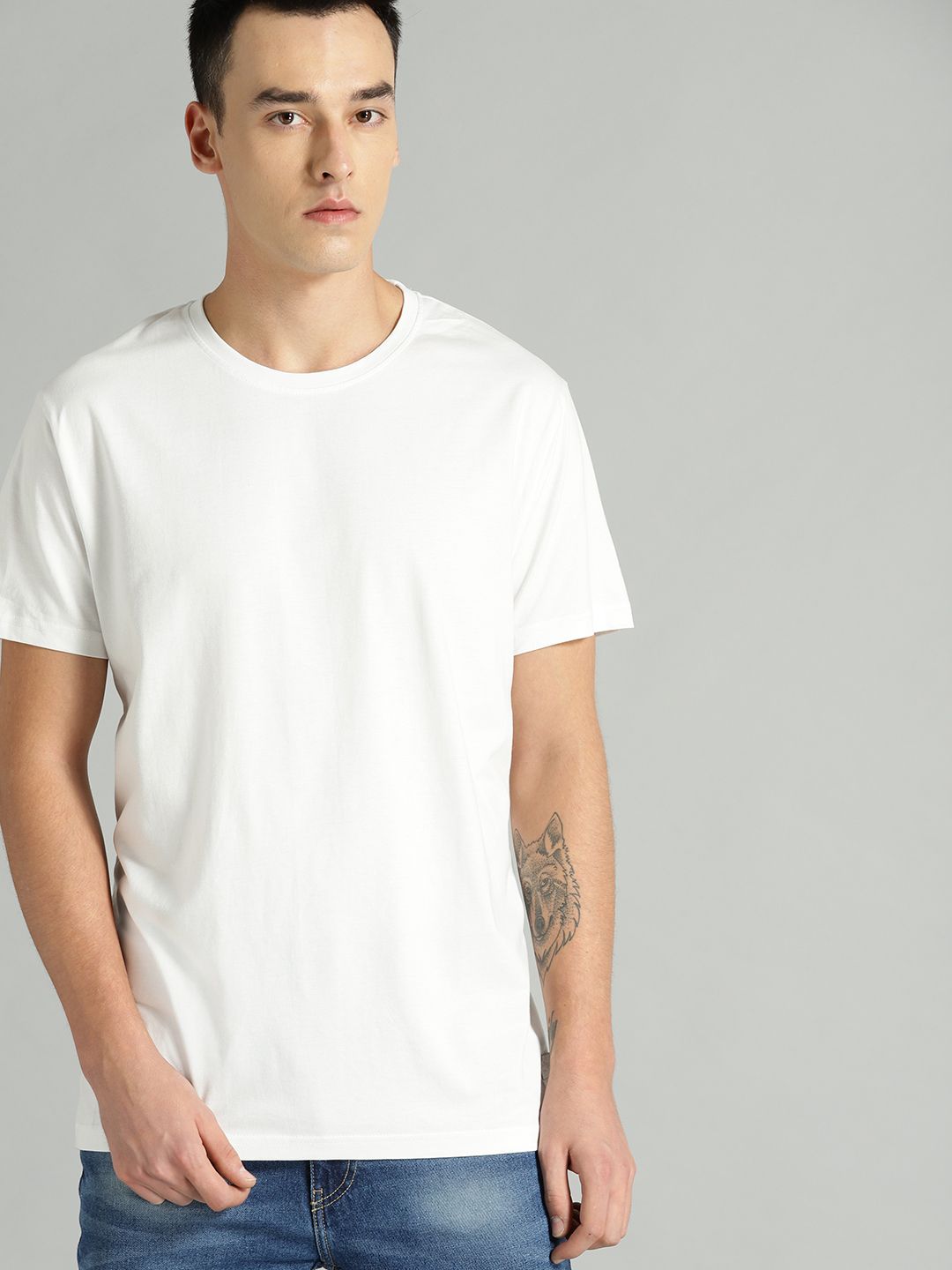 Roadster Men White Solid Round Neck T-shirt