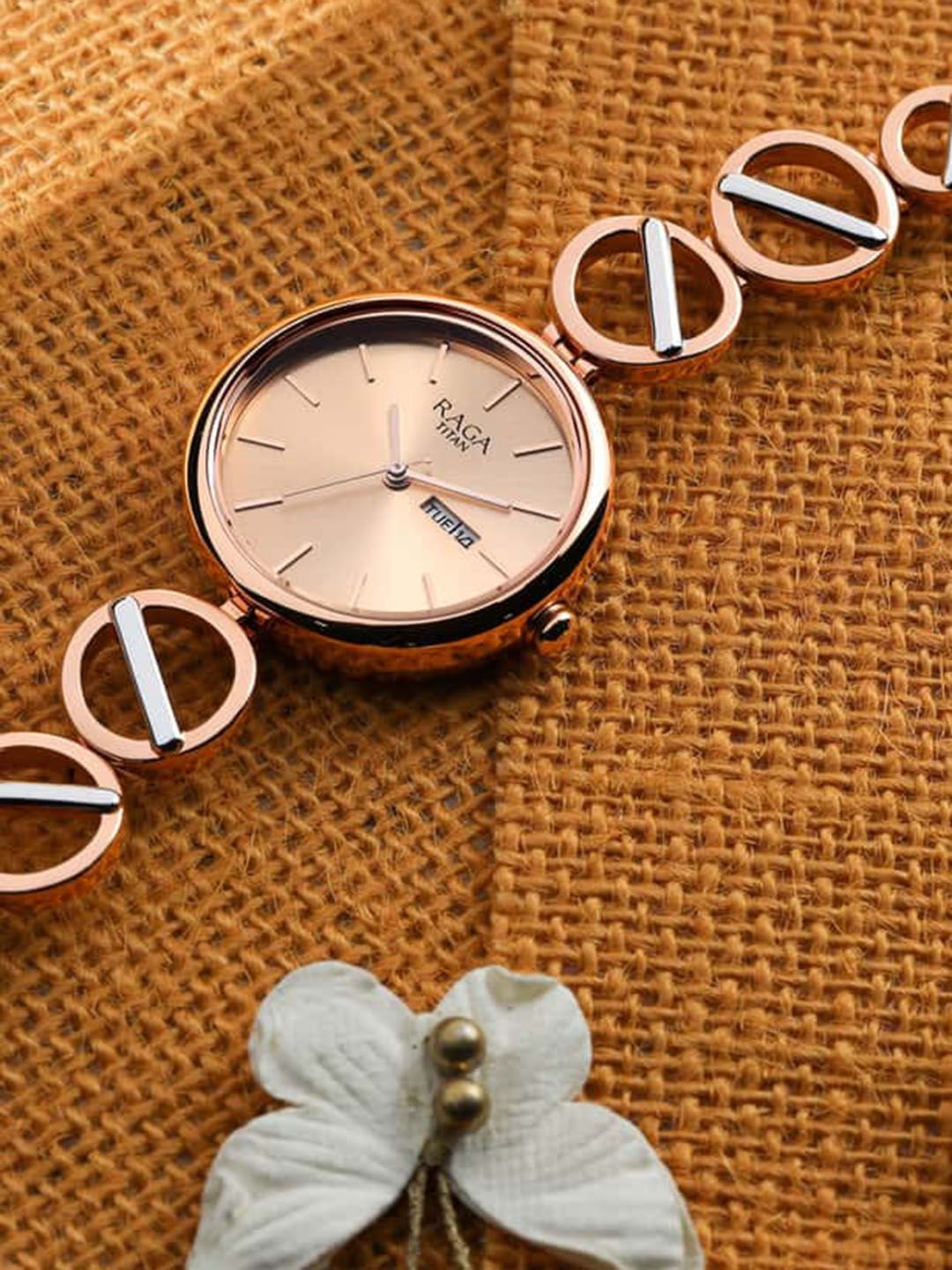 Titan Titan Raga Viva Quartz Analog With Rose Gold Dial Watch For Women - Nt2644km02