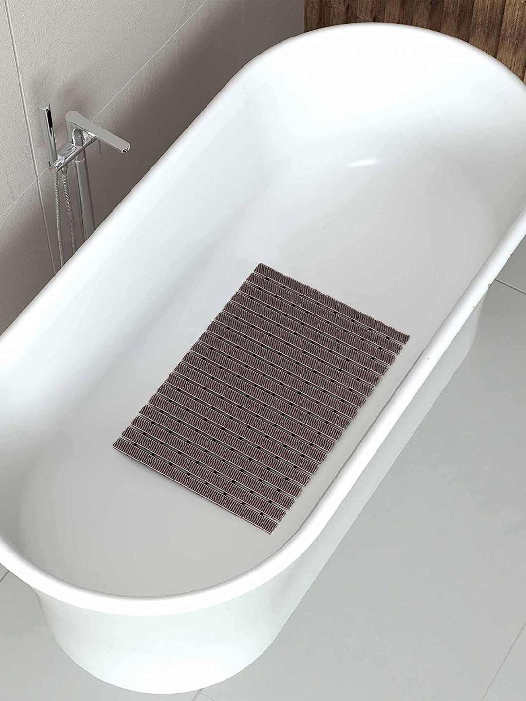 LUXEHOME INTERNATIONAL Brown Textured Design Rubber Backing Anti-Slip Bath Rug