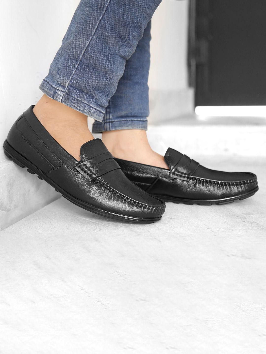 Bxxy Men Textured Formal Loafers