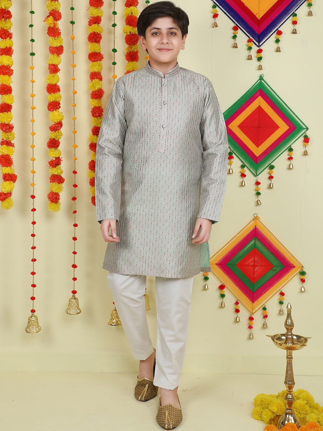 Jeetethnics Boys Ethnic Motifs Printed Sequined Kurta with Pyjamas