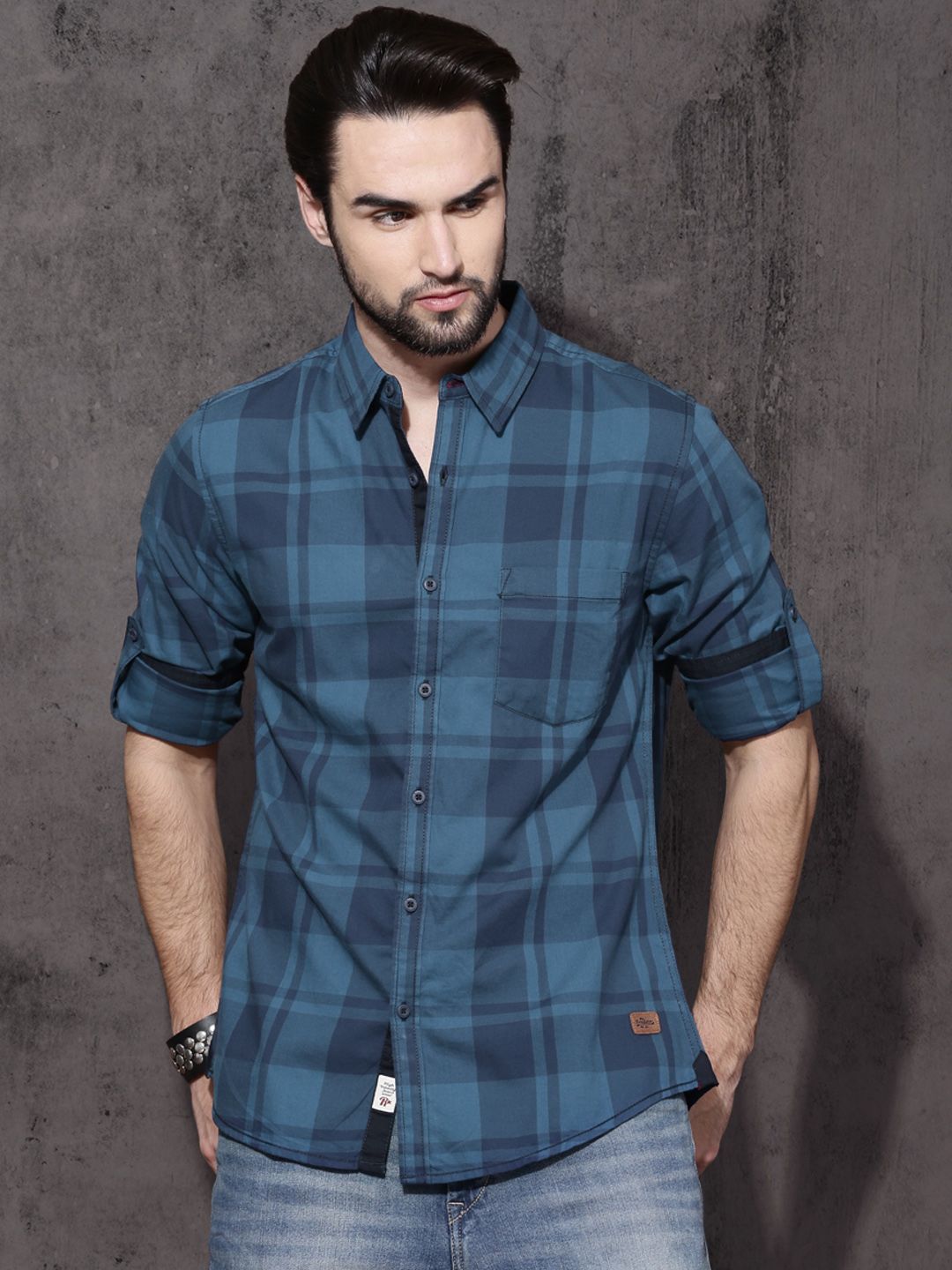 Roadster Men Blue Regular Fit Checked Casual Shirt