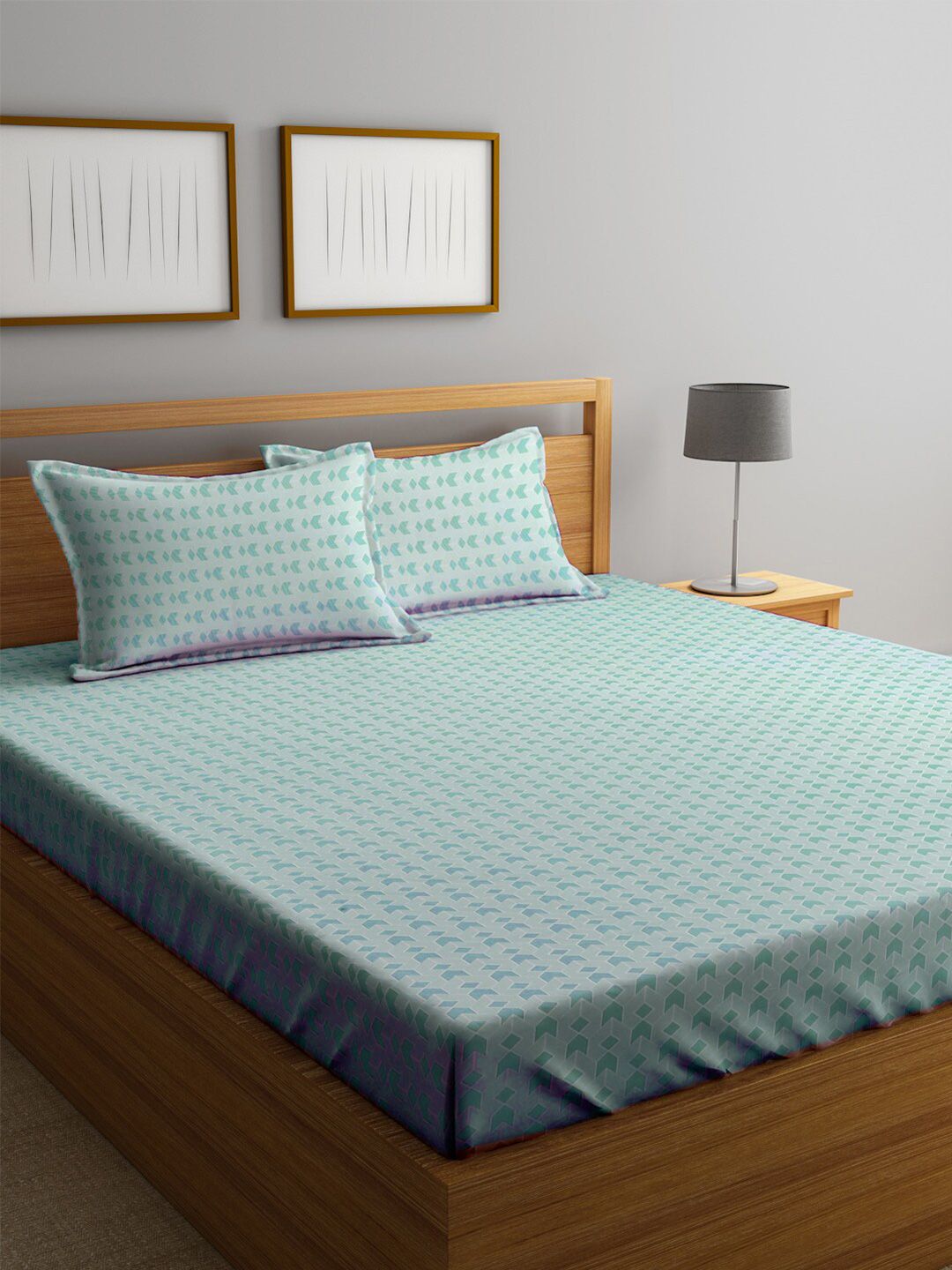 KLOTTHE Green Geometric 300 TC Double Fine Bedsheet with 2 Pillow Covers-98 x 87 inches