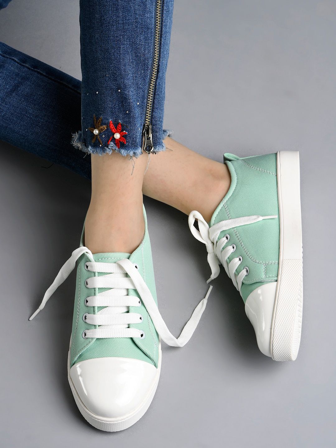 Shoetopia Women Sea Green Colourblocked Sneakers