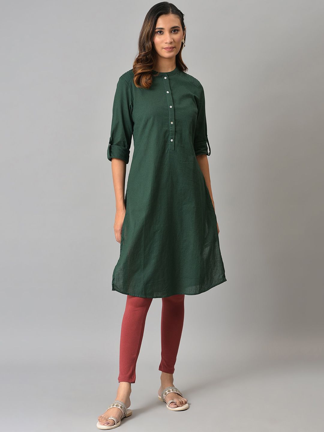 W W Women Green Keyhole Neck Thread Work Pathani Kurta