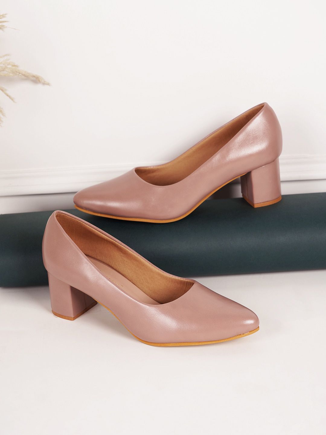 DressBerry Nude-Coloured Pointed Toe Block Pumps