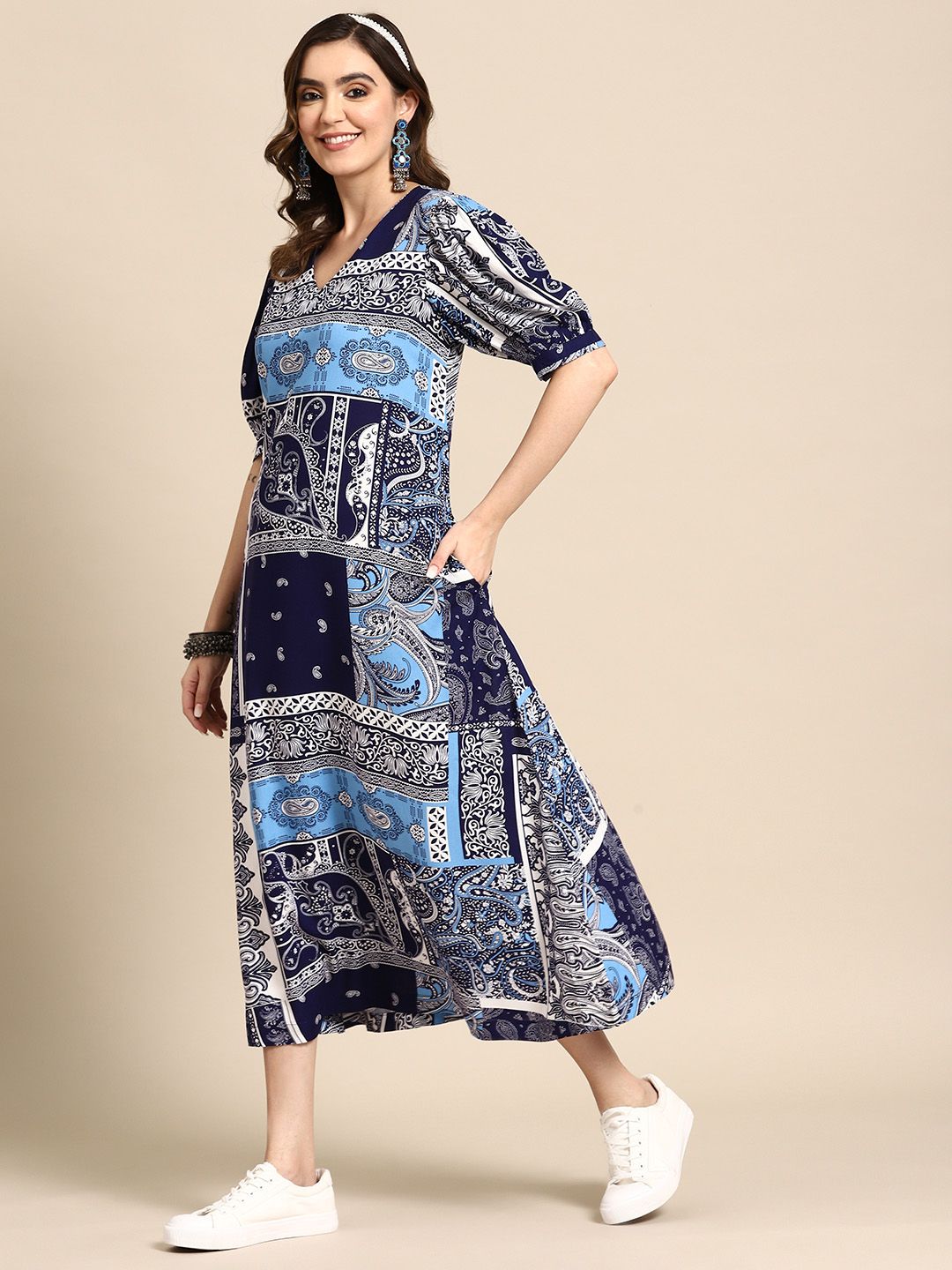 Sangria Women Solid Tiered Shirt Dress Price in India