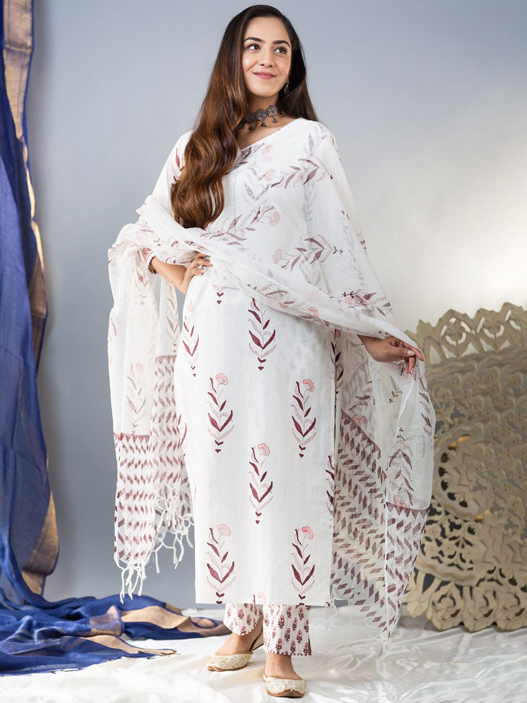 AVANSHEE Floral Printed V Neck Beads & Stones Kurta With Trousers & Dupatta Price in India