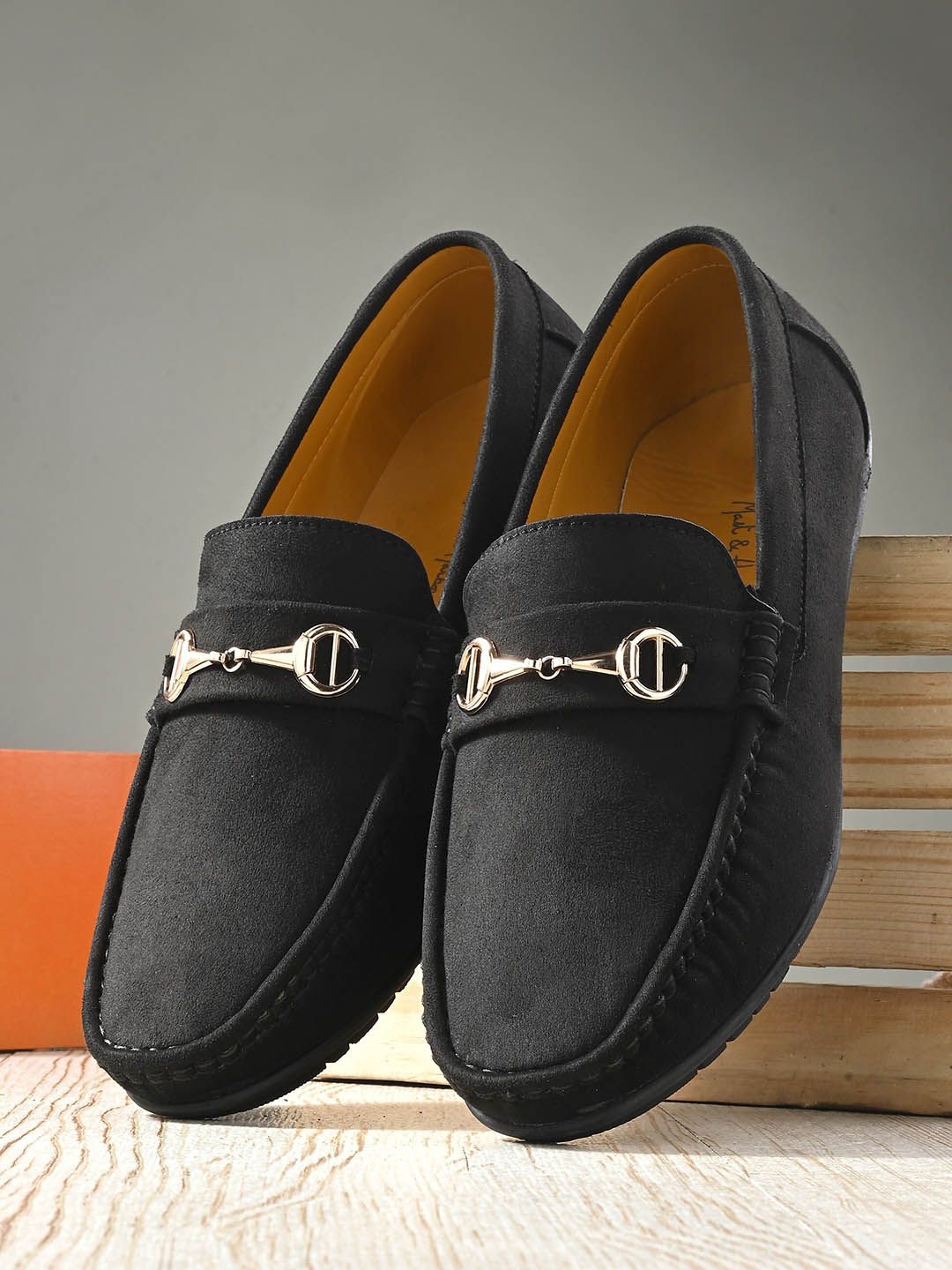 Mast & Harbour Men Black And Gold-toned Lightweight Horsebit Loafers