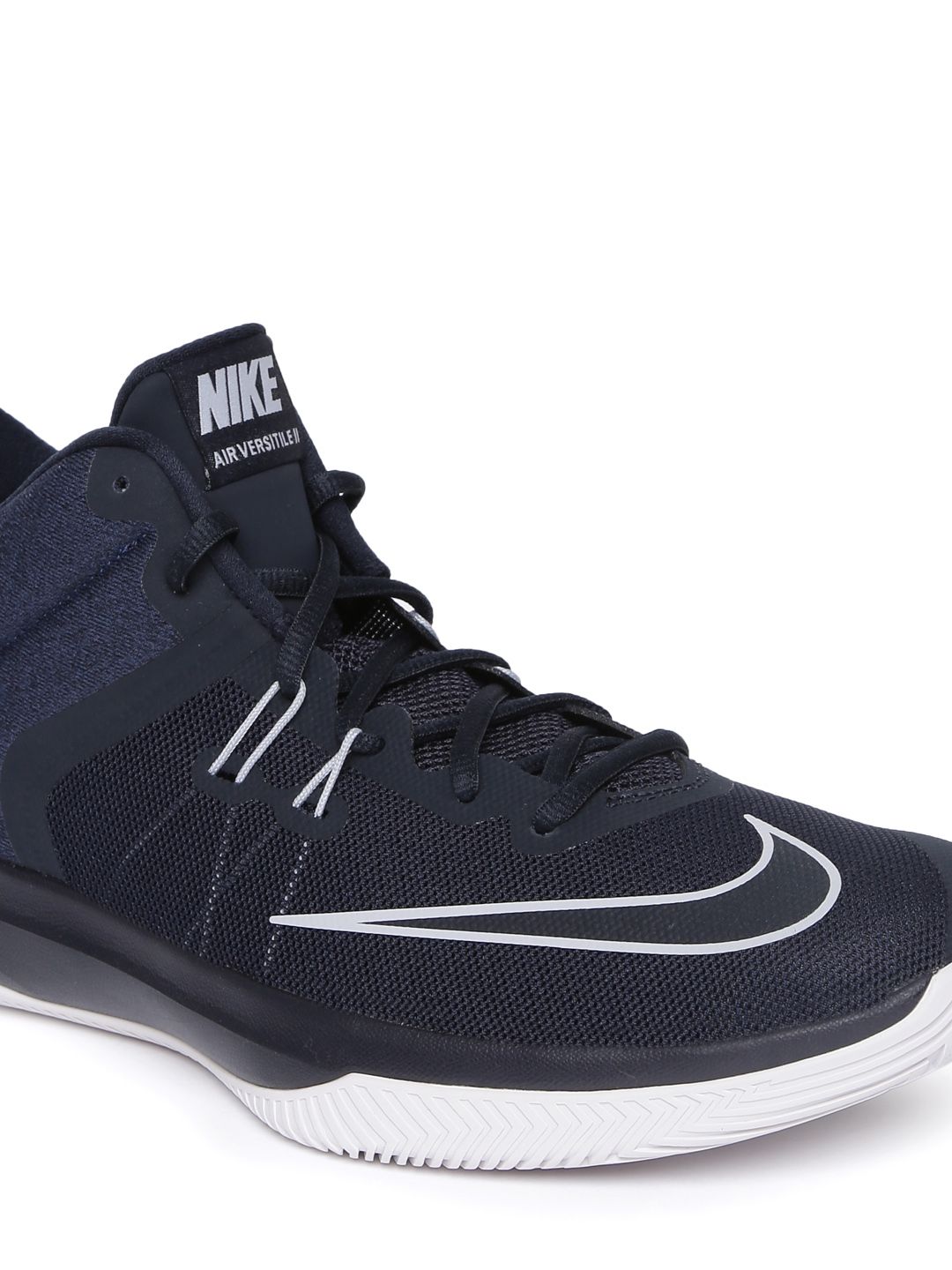 nike air versitile ii basketball shoes