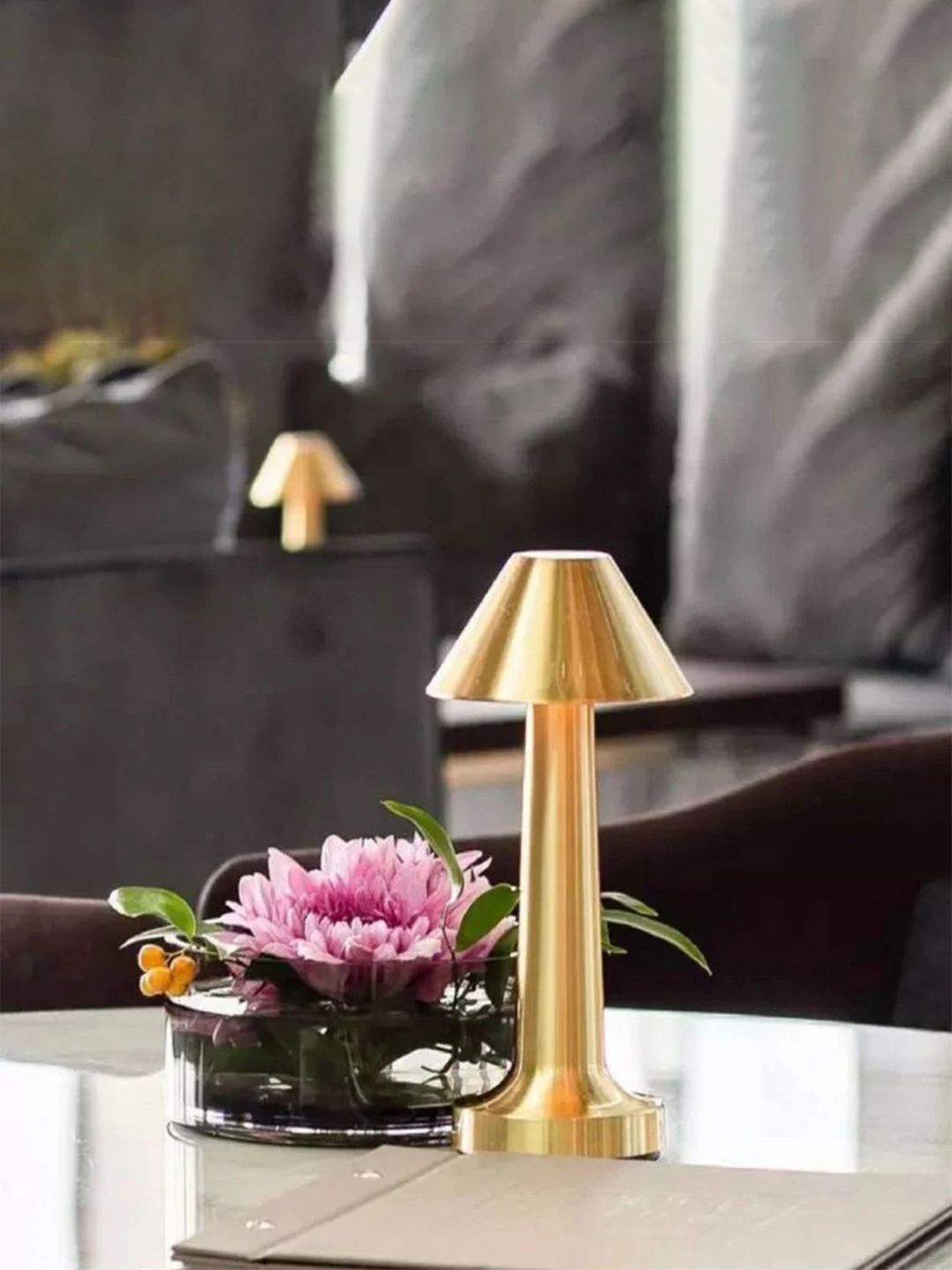 THE ARTMENT Warm Yellow Metal Frustum Solid High Quality Electrical Table Lamps