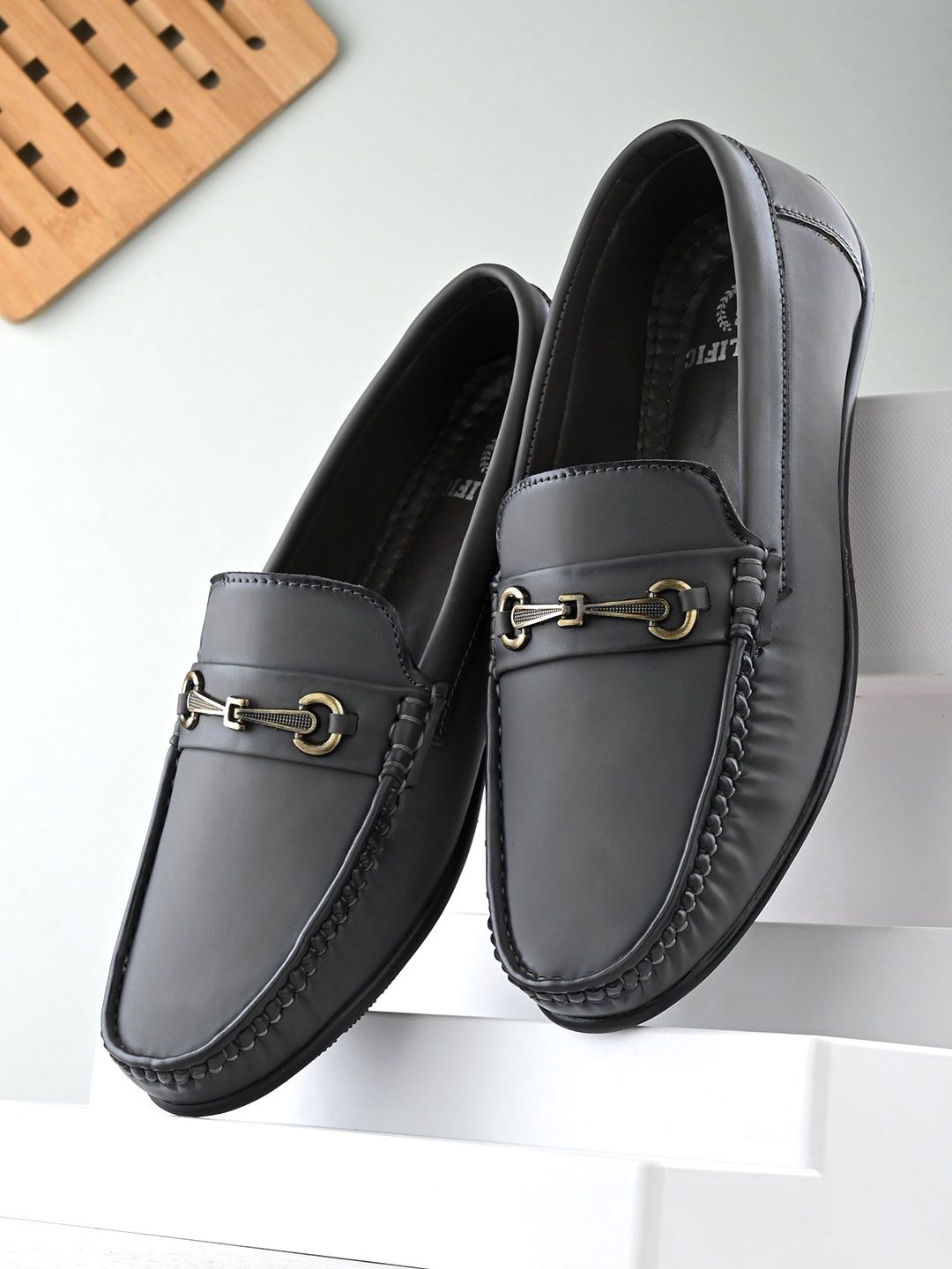 Prolific Men Embellished Lightweight  Comfort Insole Horsebit Loafers