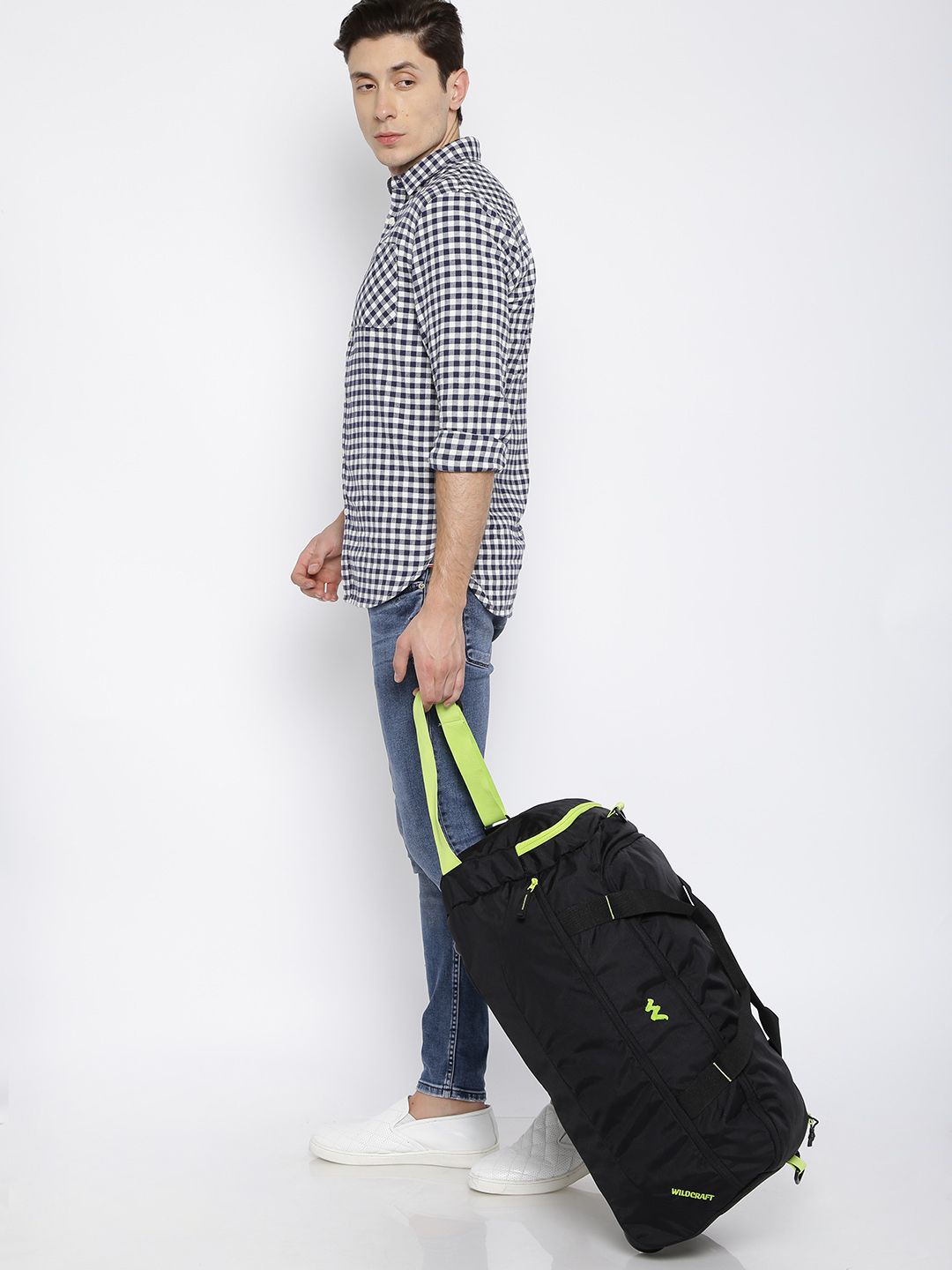 Buy Wildcraft Unisex Black Rover 2 Duffel Bag with Skate Wheels