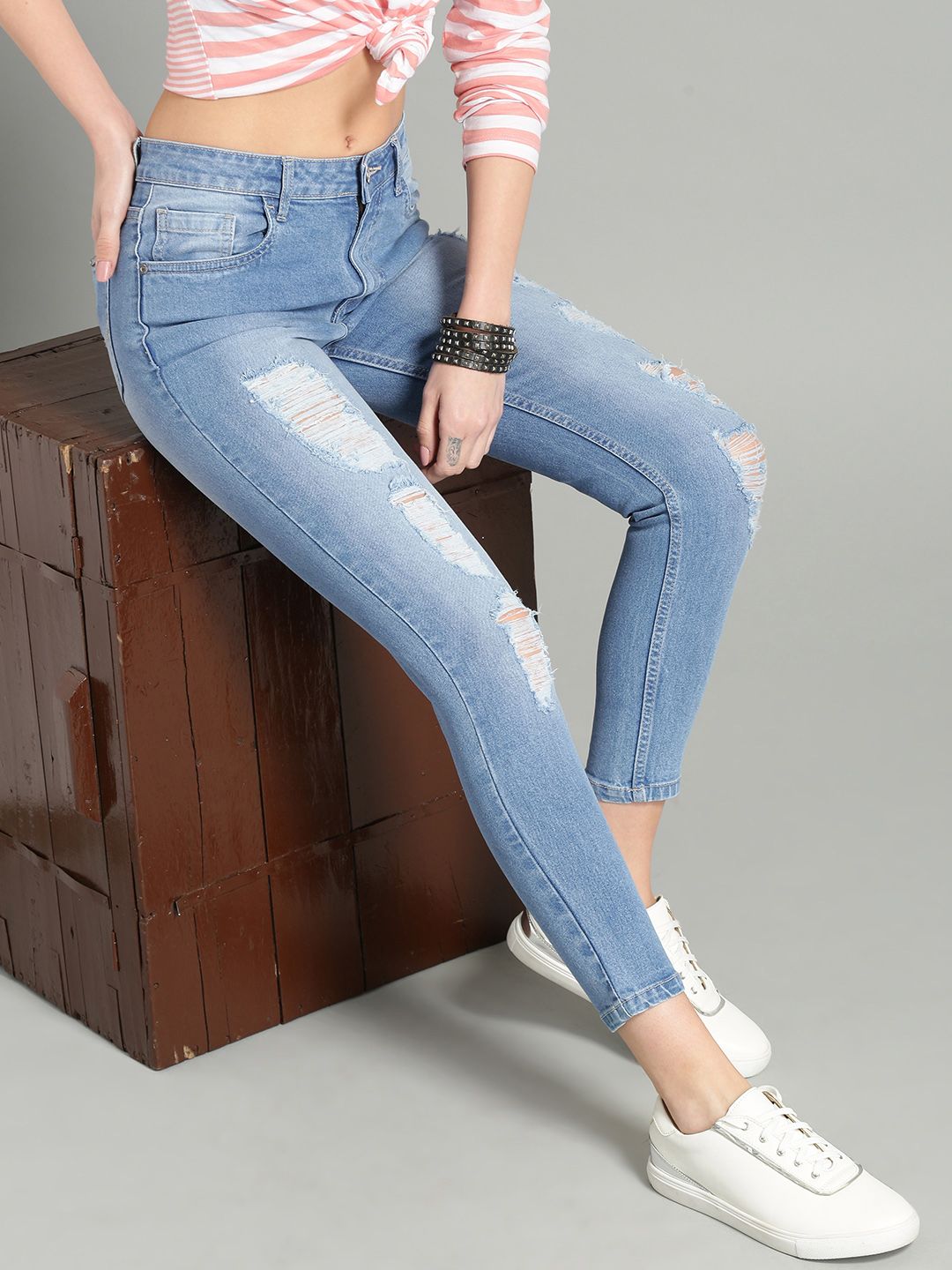 Roadster Women Blue Skinny Fit Mid-Rise Highly Distressed Stretchable Cropped Jeans Price in India