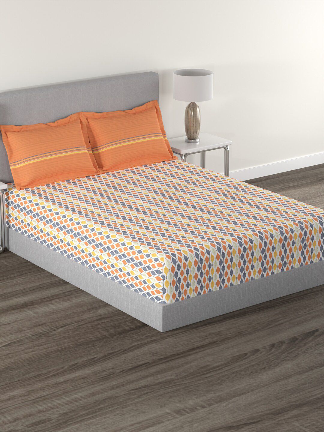 MYTRIDENT MYTRIDENT Orange Geometric Pure Cotton 144 TC Queen Bedsheet with 2 Pillow Covers-90 x 100 inches