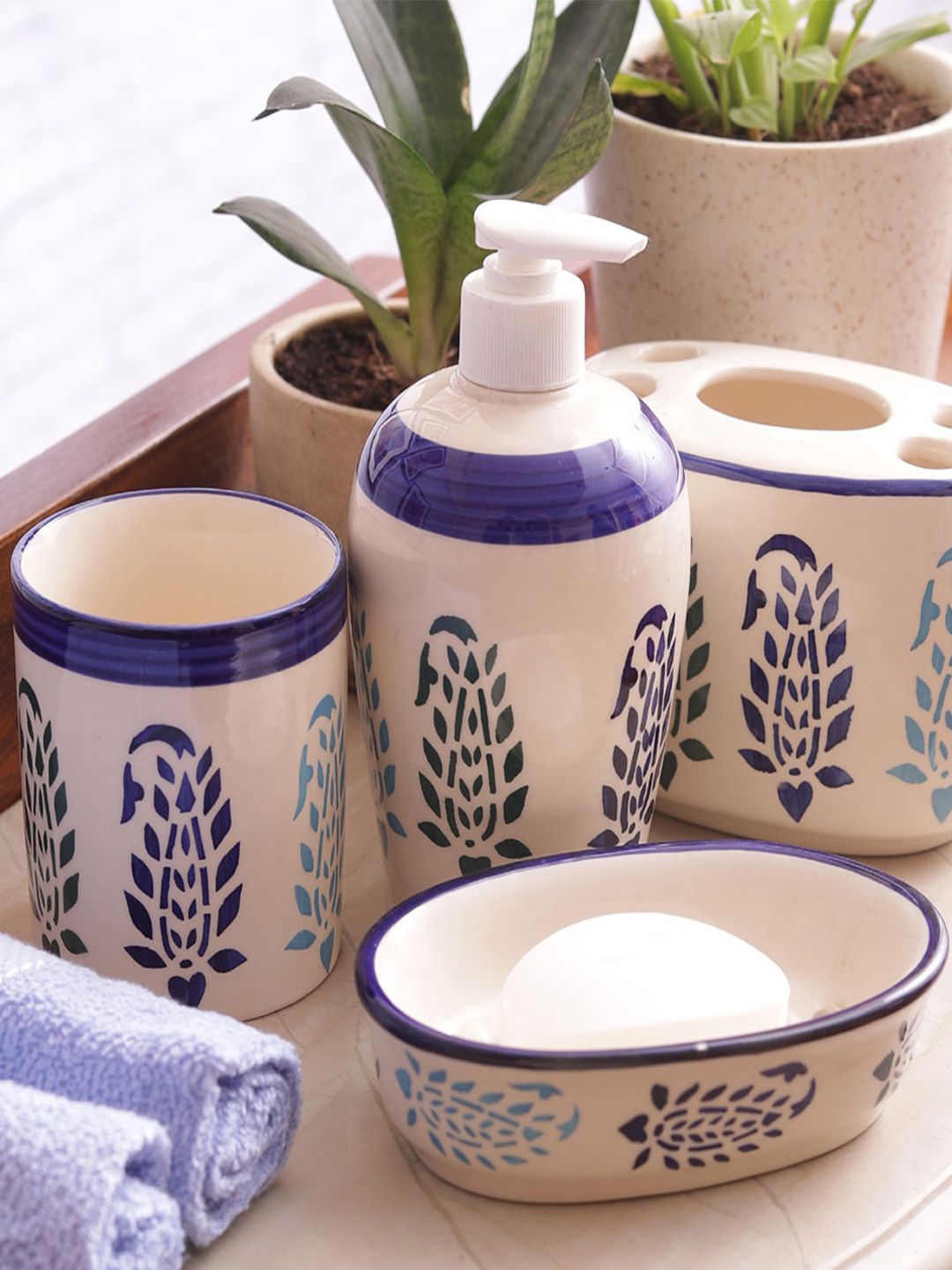 VarEesha Off-White & Blue 4 Pieces Paisley Ceramic Bathroom Accessories Price in India