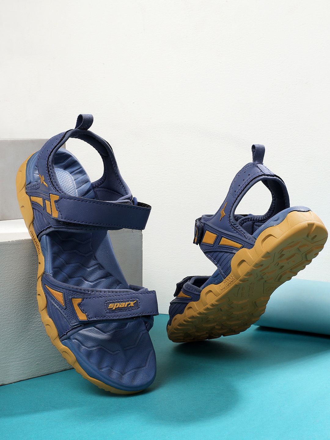 Sparx Men Textured Sports Sandals