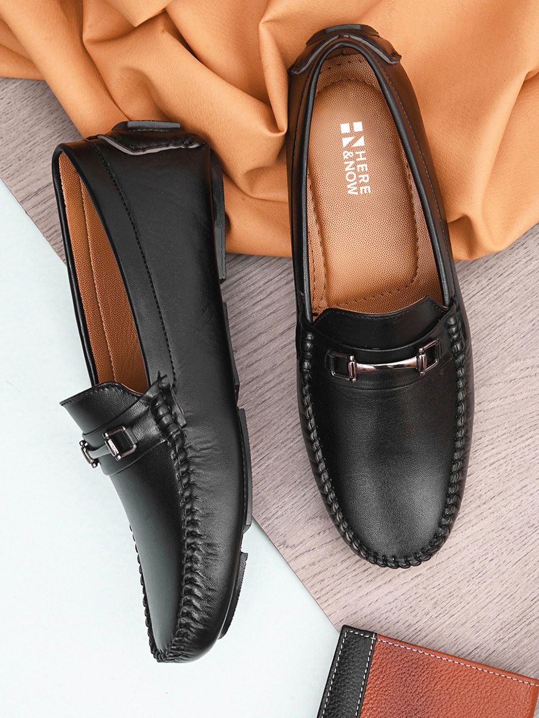 HERE&NOW Men Black textured Lightweight Loafers