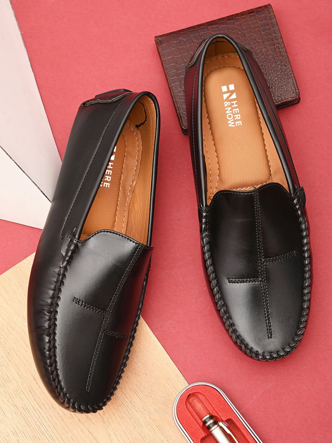 HERE&NOW Men Black Lightweight Loafers