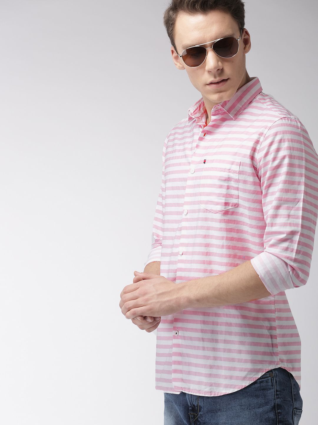 HIGHLANDER Men White & Pink Slim Fit Striped Casual Shirt