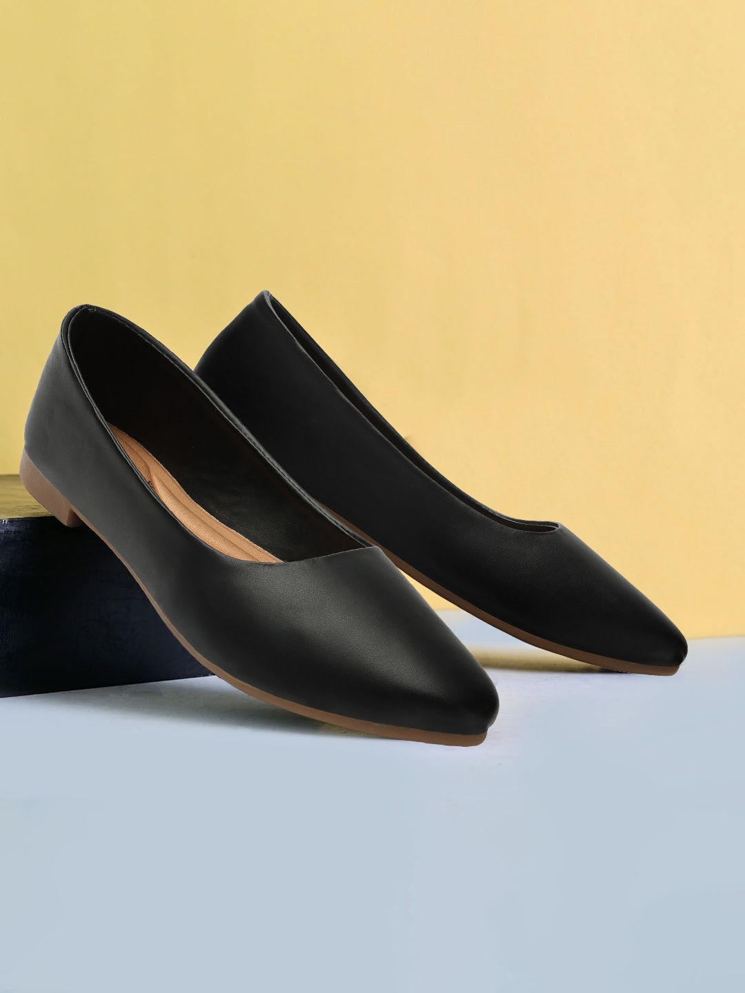 Colo Pointed Toe Ballerinas