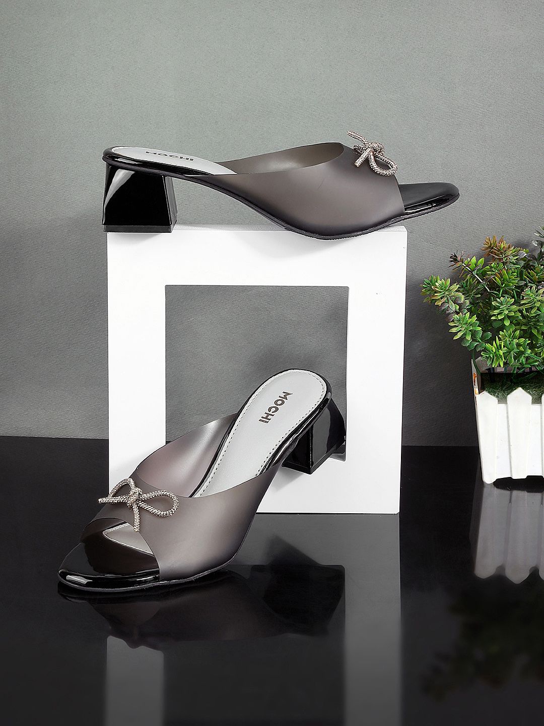 Mochi Mochi Women Black Block Open Toe Block Heels With Bows