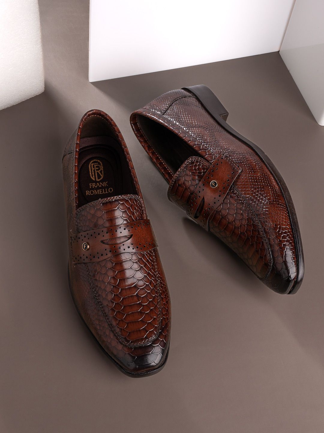 FRANKROMELLO Men Textured Formal Loafers