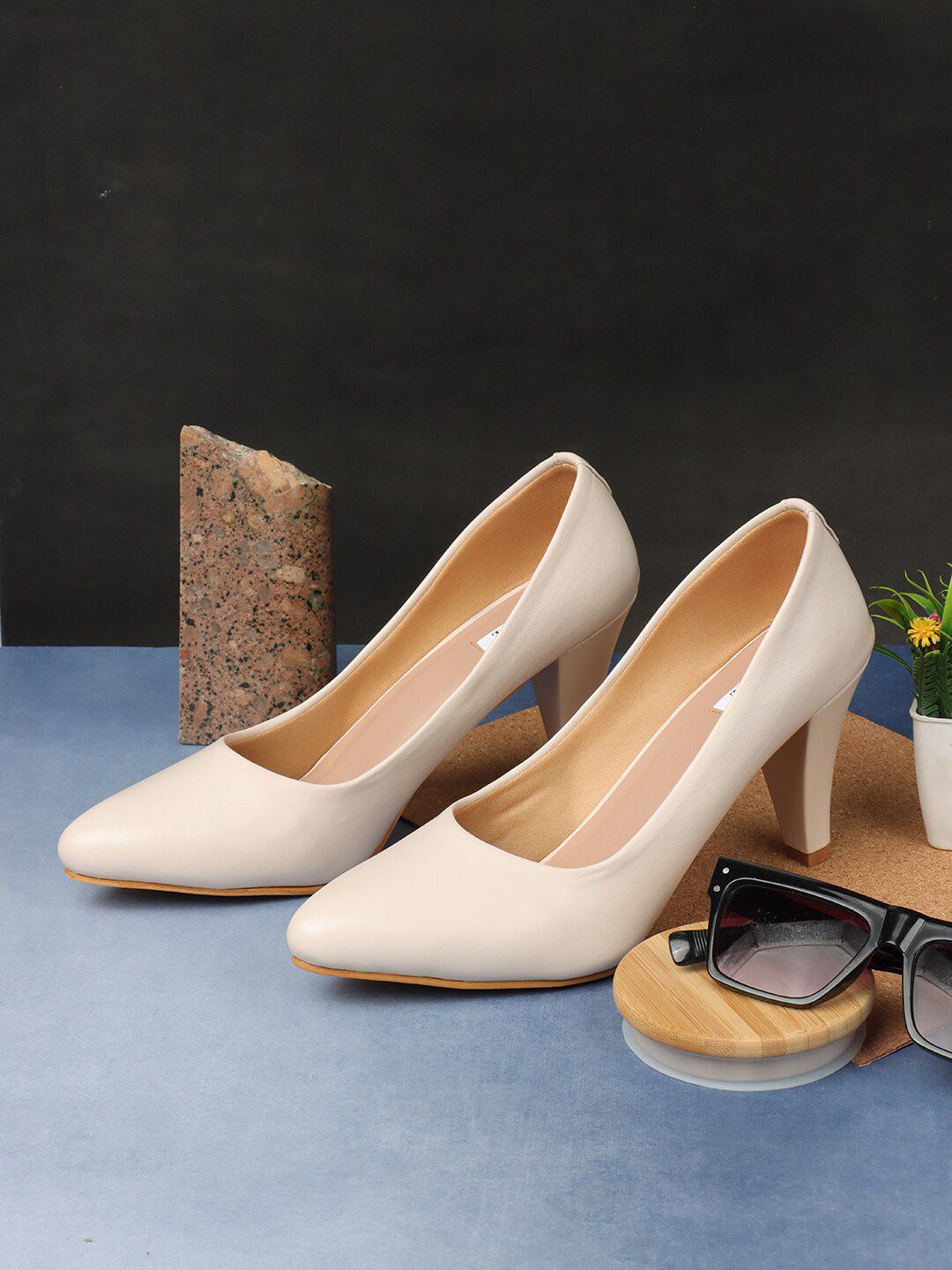 ELLE Pointed Toe Slim Heel Pumps