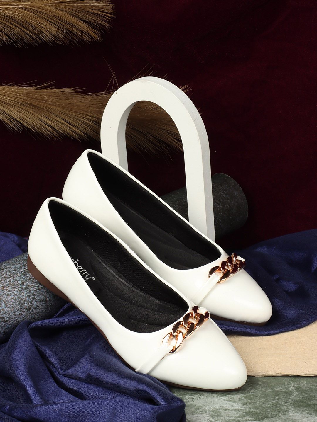 DressBerry White Embellished Pointed Toe Ballerinas