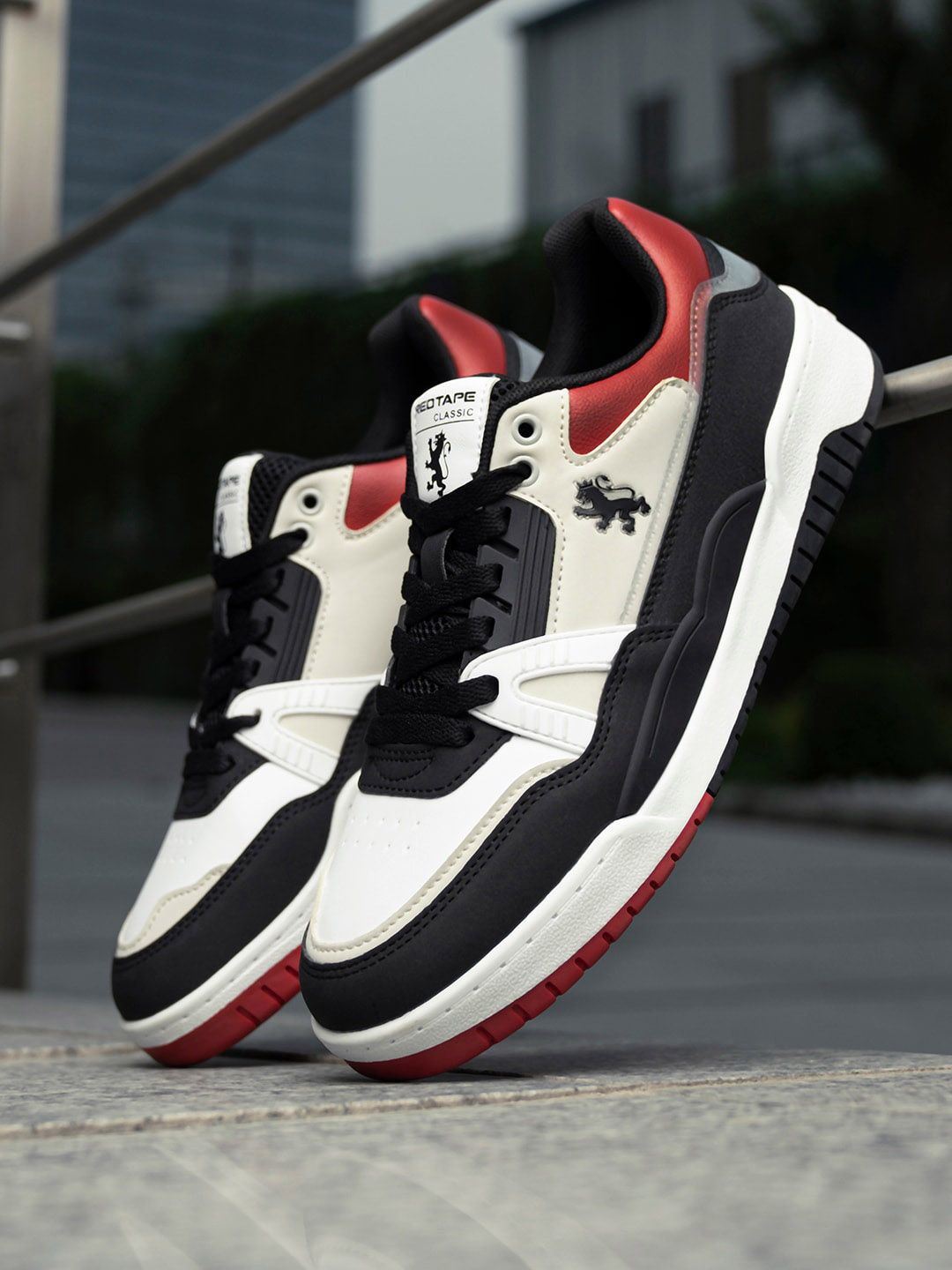 Red Tape Men Colourblocked Contrast Sole Sneakers