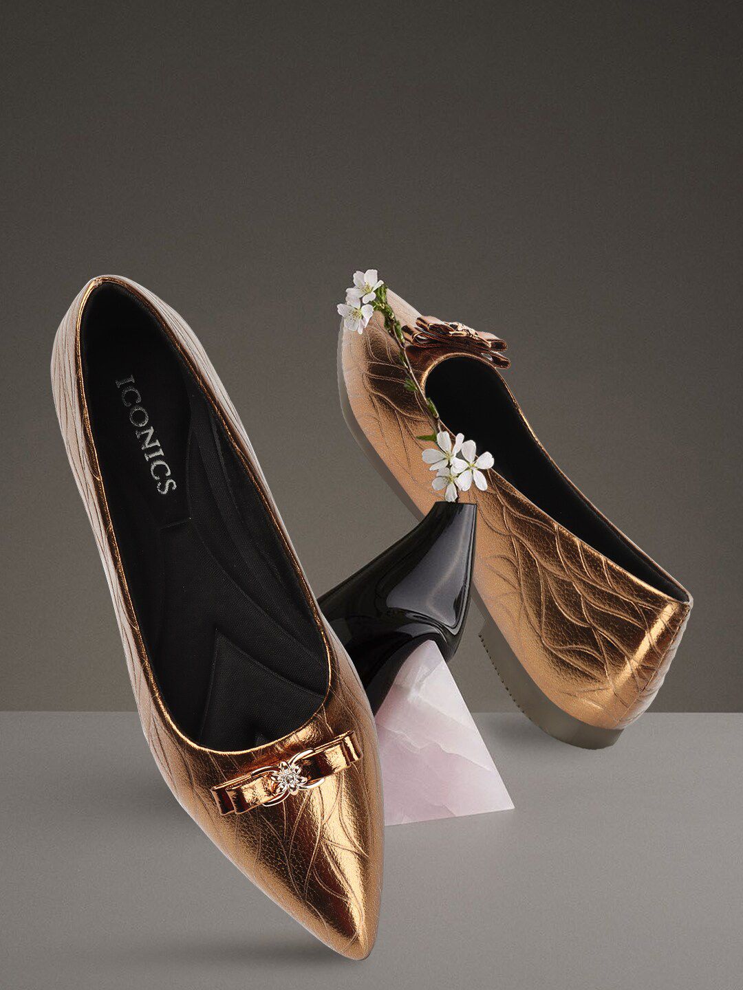 ICONICS Textured Bow Detail Pointed Toe Ballerinas