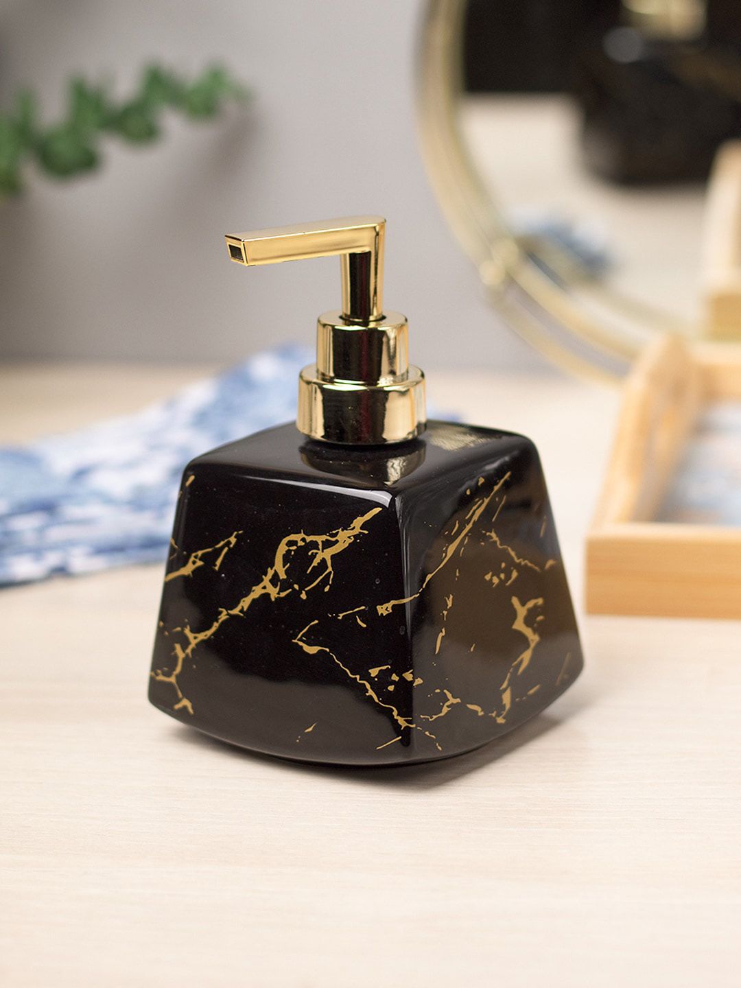 MARKET99 Black Ceramic Soap Dispenser