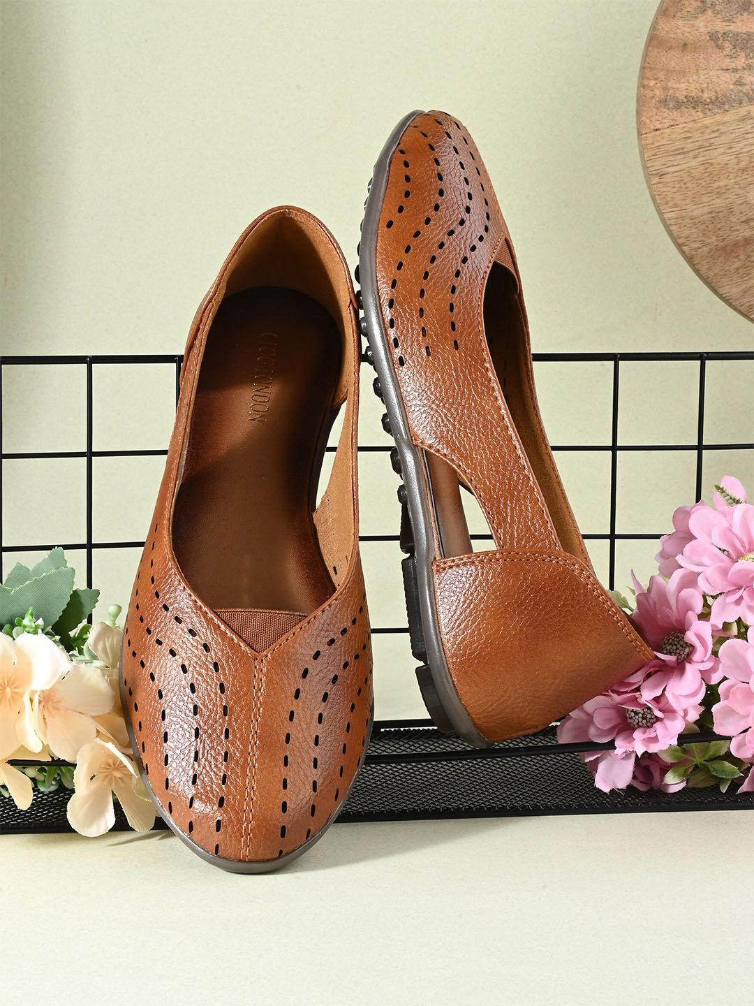 CLOG LONDON Perforated Cut-Out Detail Ballerinas