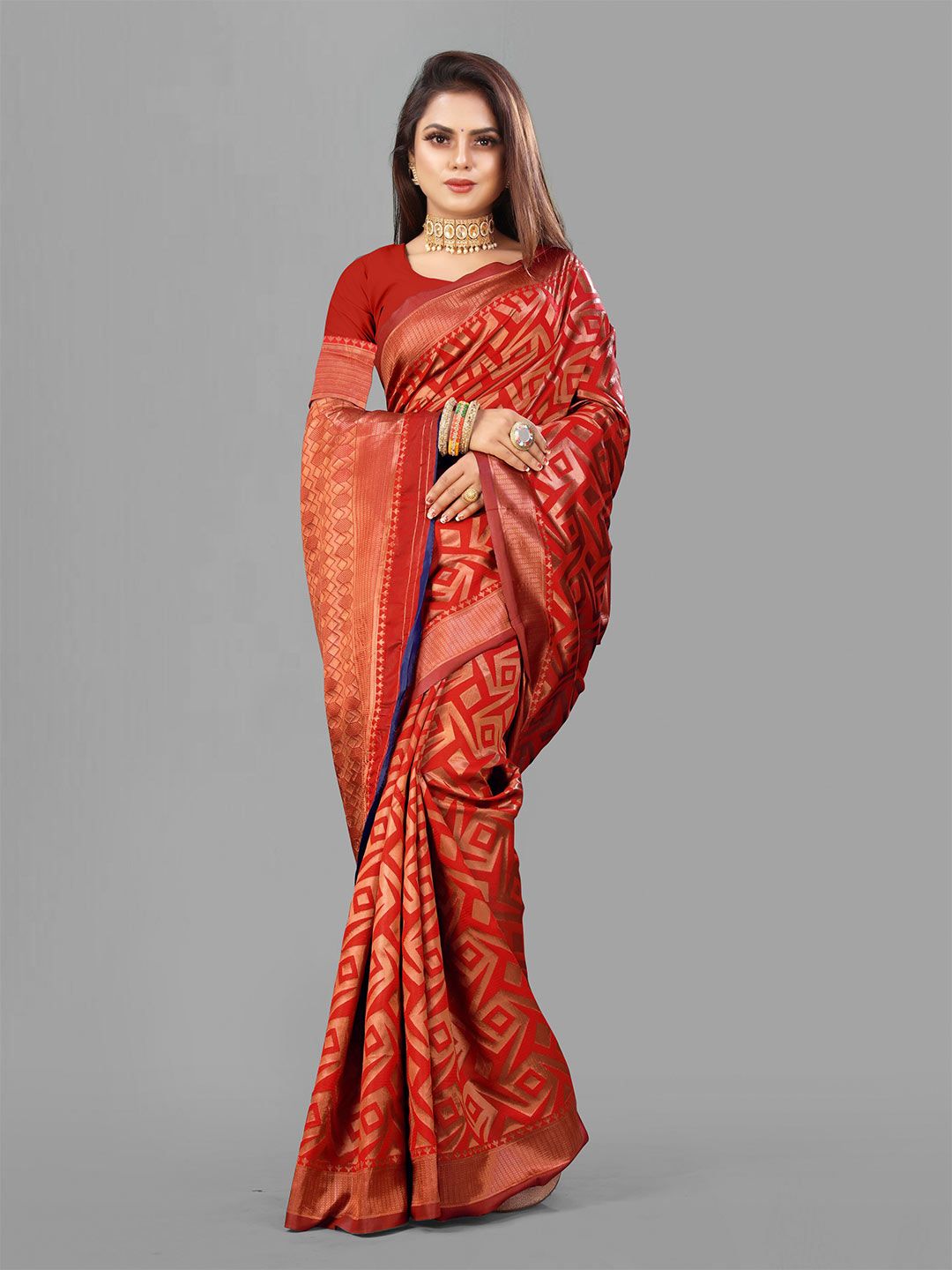 eshami Maroon & Gold-Toned Woven Design Zari Silk Blend Banarasi Saree Price in India