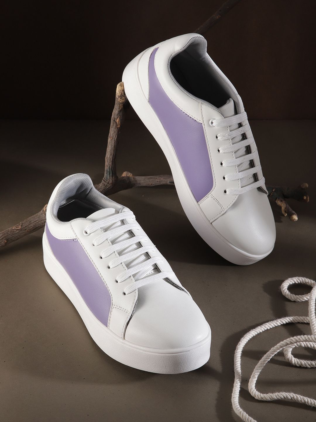 The Roadster Lifestyle Co. Women Round-Toe Colourblock Sneakers