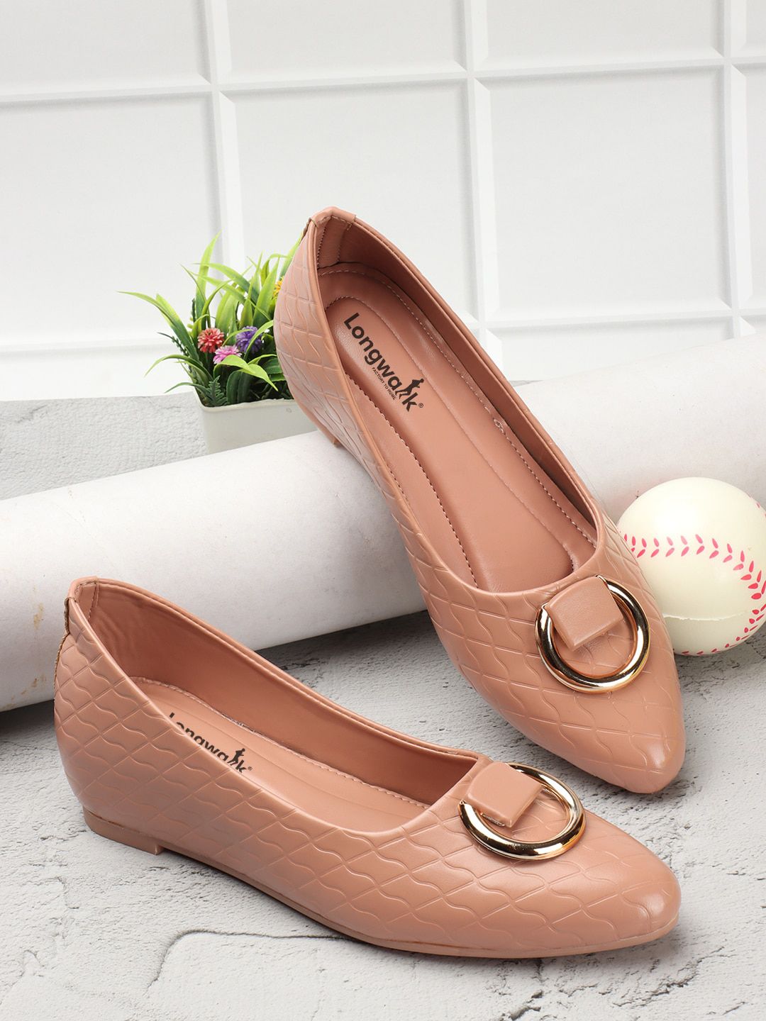 Longwalk Textured Round Toe Ballerinas