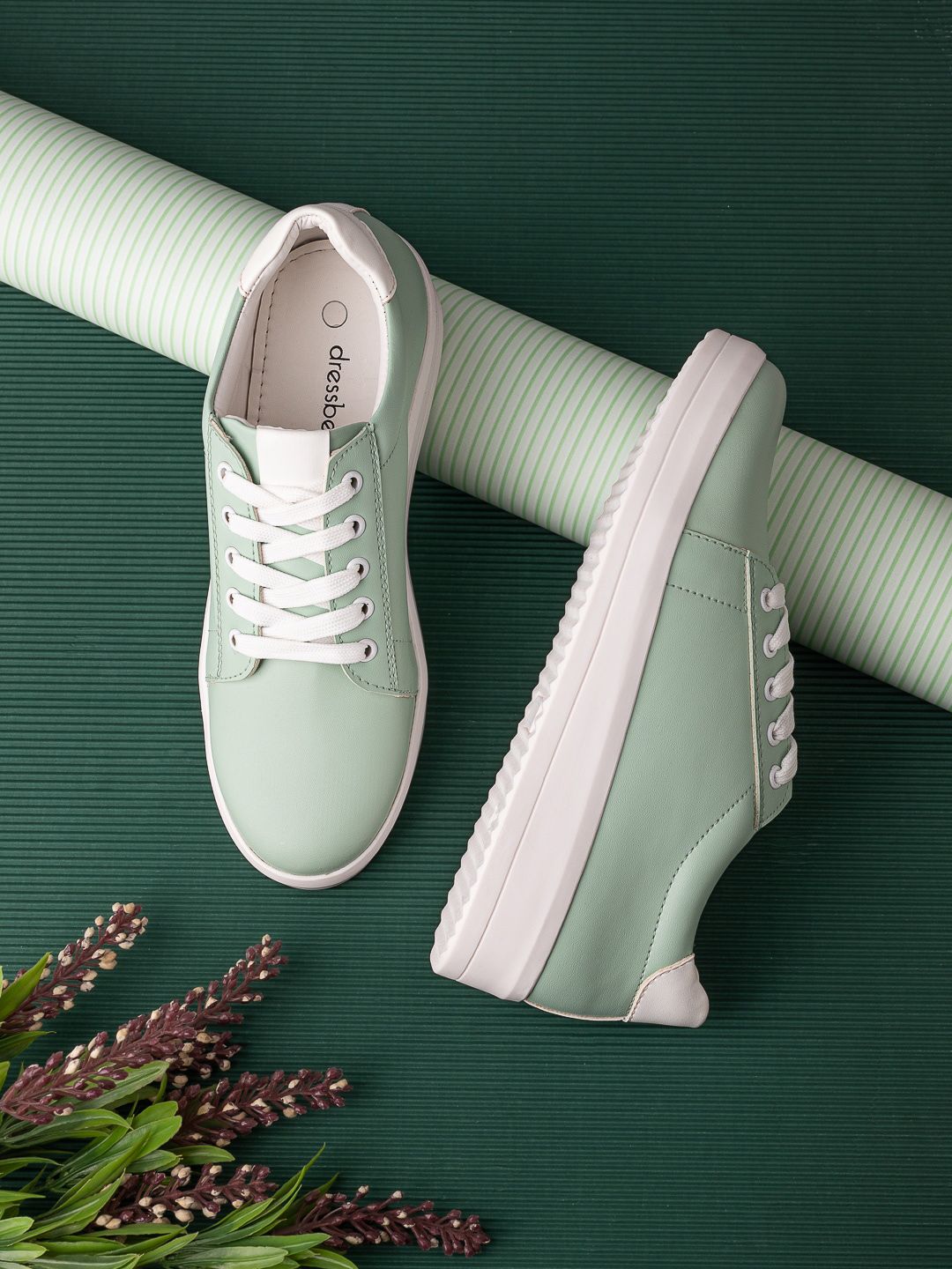 DressBerry Women Sea Green & White Lightweight Comfort Insole Contrast Sole Sneakers