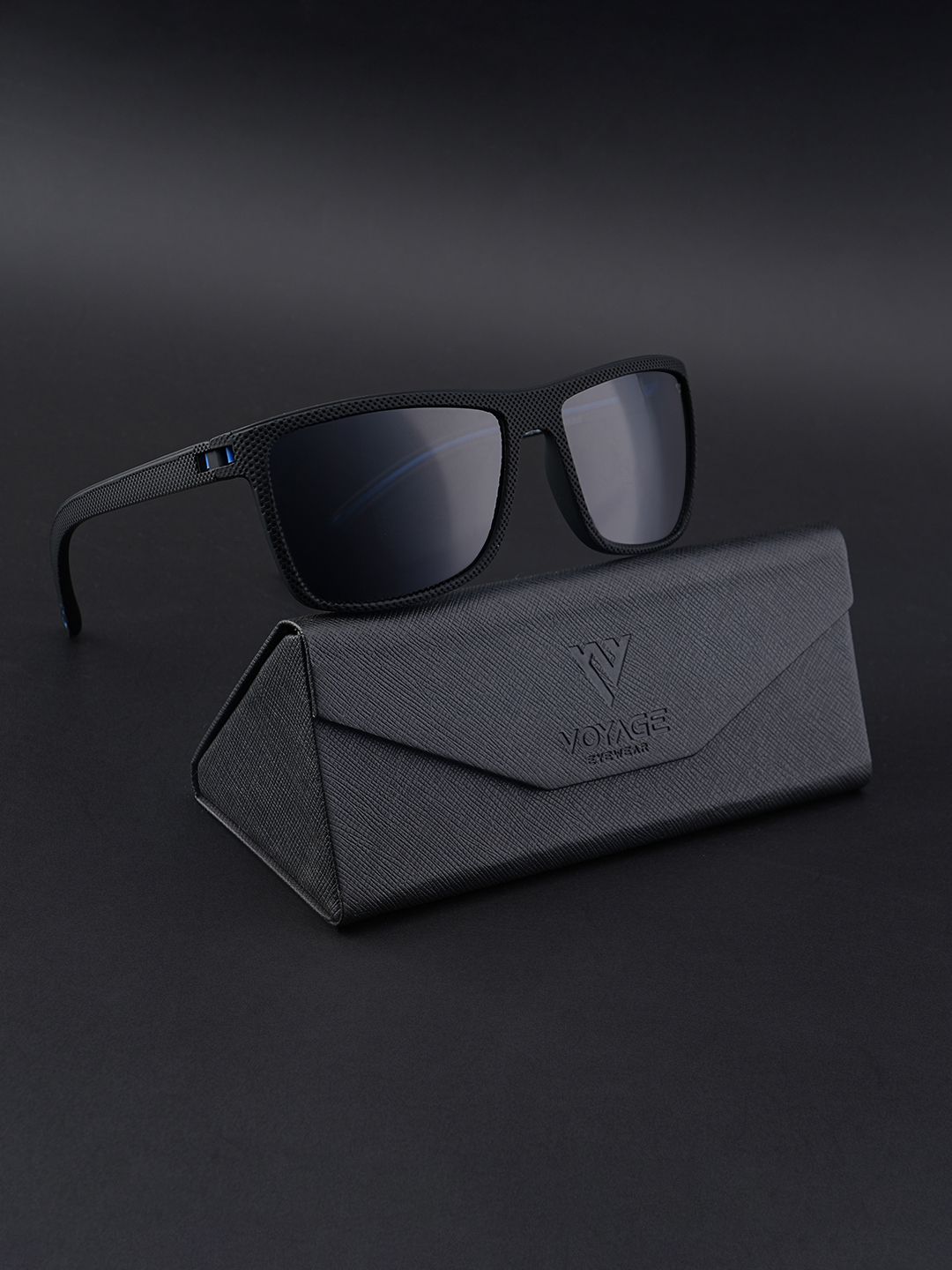 Voyage Unisex Wayfarer Sunglasses with Polarised and UV Protected Lens 78030PMG4295