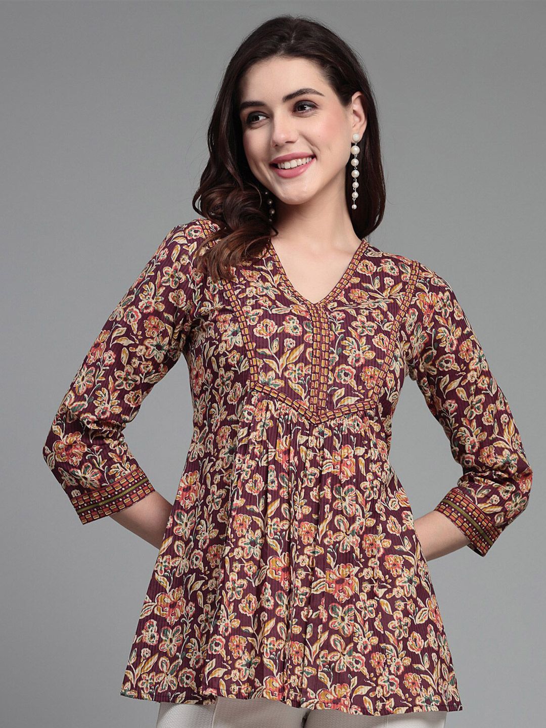 QOMN Floral Printed V-Neck Gathered Pure Cotton Empire Top Price in India