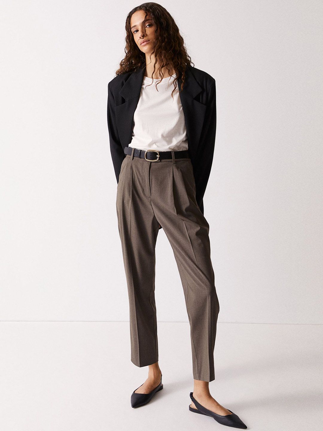 H&M Women Ankle-Length Trousers Price in India